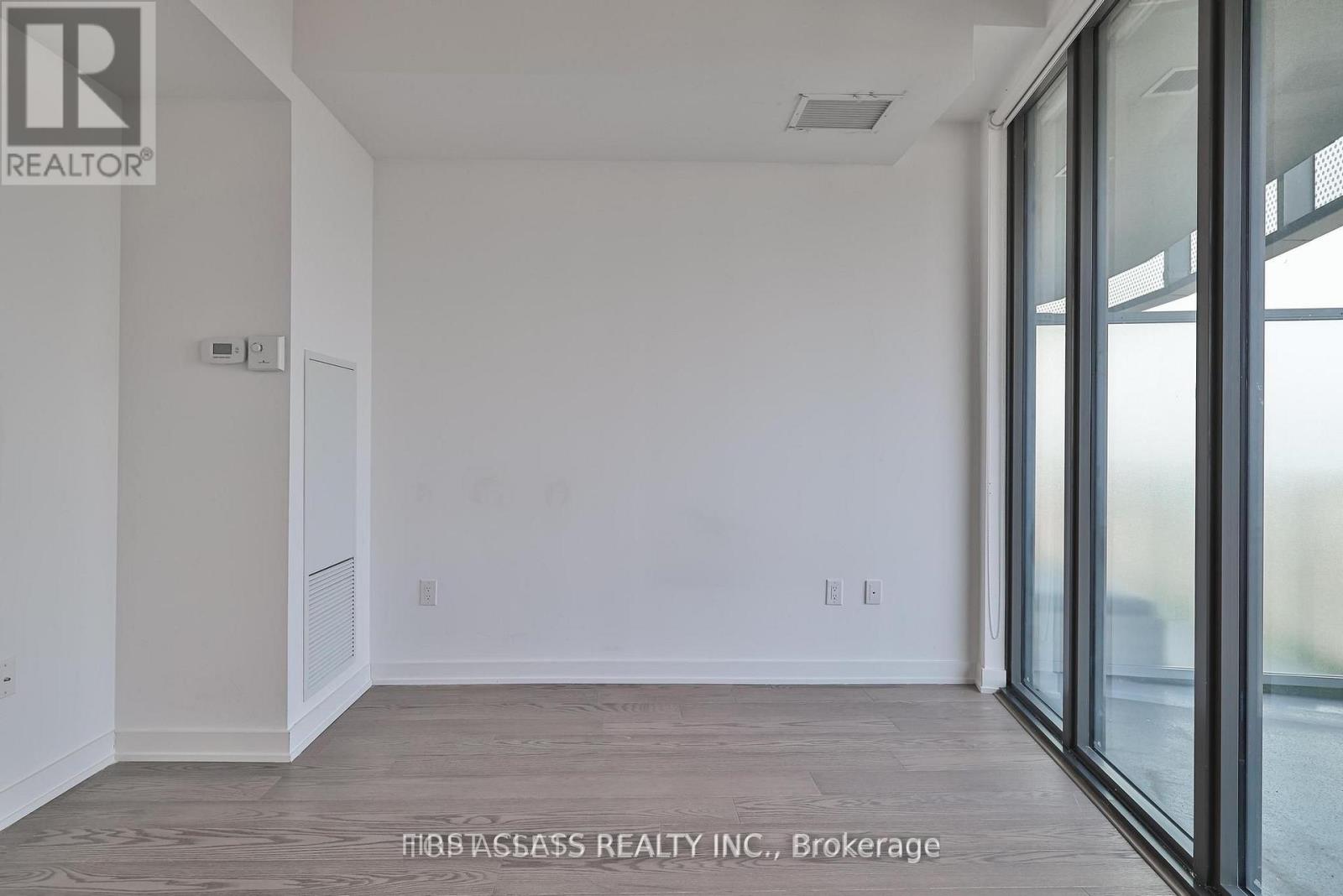 6012 - 11 Wellesley Street W, Toronto, Ontario  M4Y 0G4 - Photo 6 - C13718676