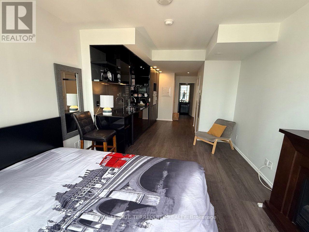 2704 - 70 Temperance Street, Toronto, Ontario  M5H 0B1 - Photo 3 - C13718848