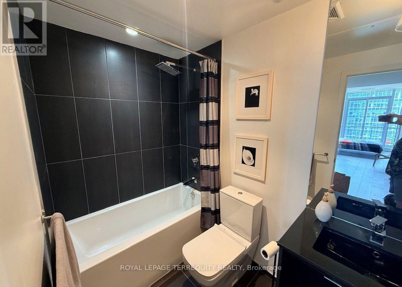 2704 - 70 Temperance Street, Toronto, Ontario  M5H 0B1 - Photo 7 - C13718848
