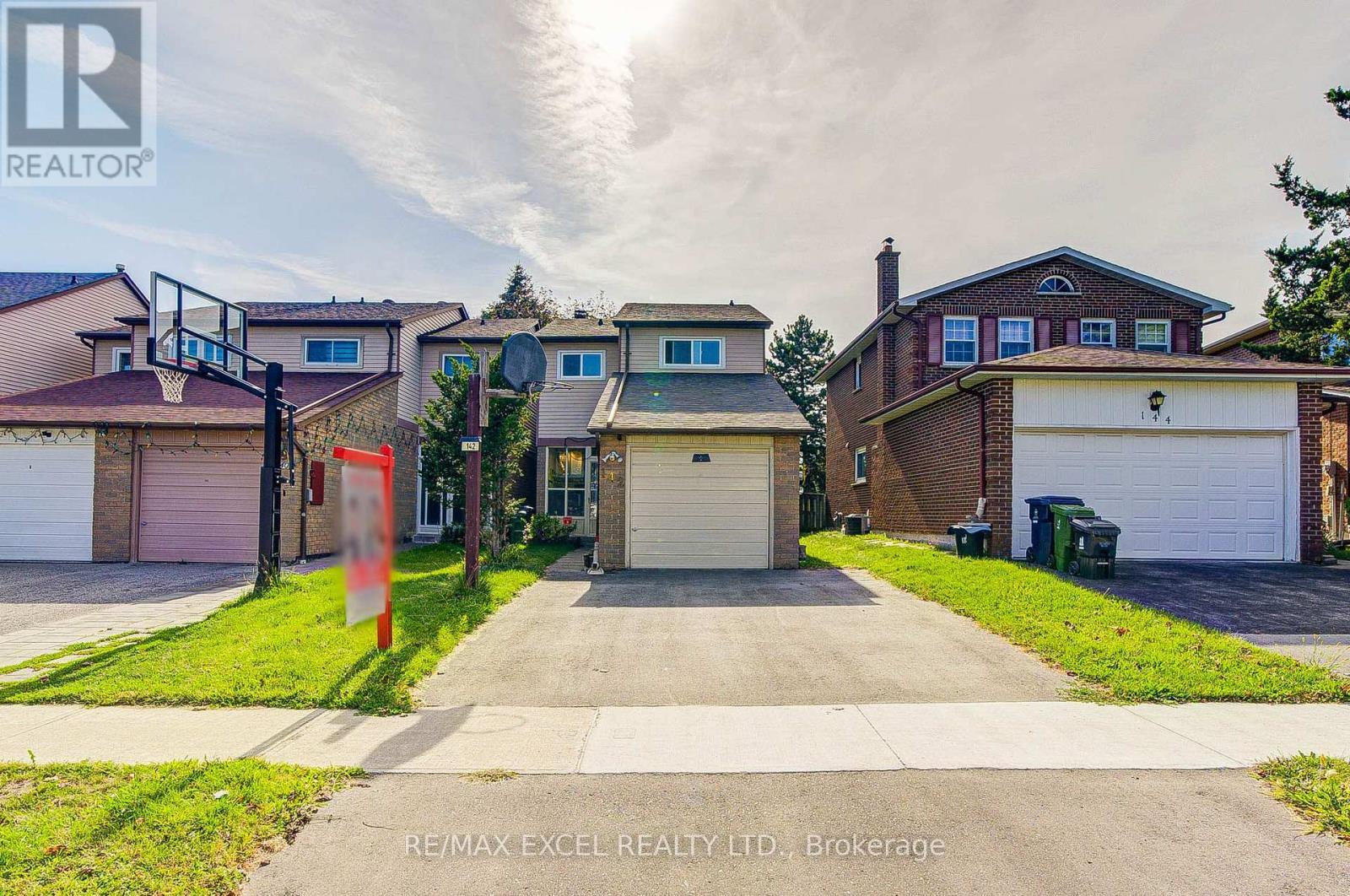142 Shady Hollow Drive, Toronto, Ontario  M1V 2L8 - Photo 1 - E13718732