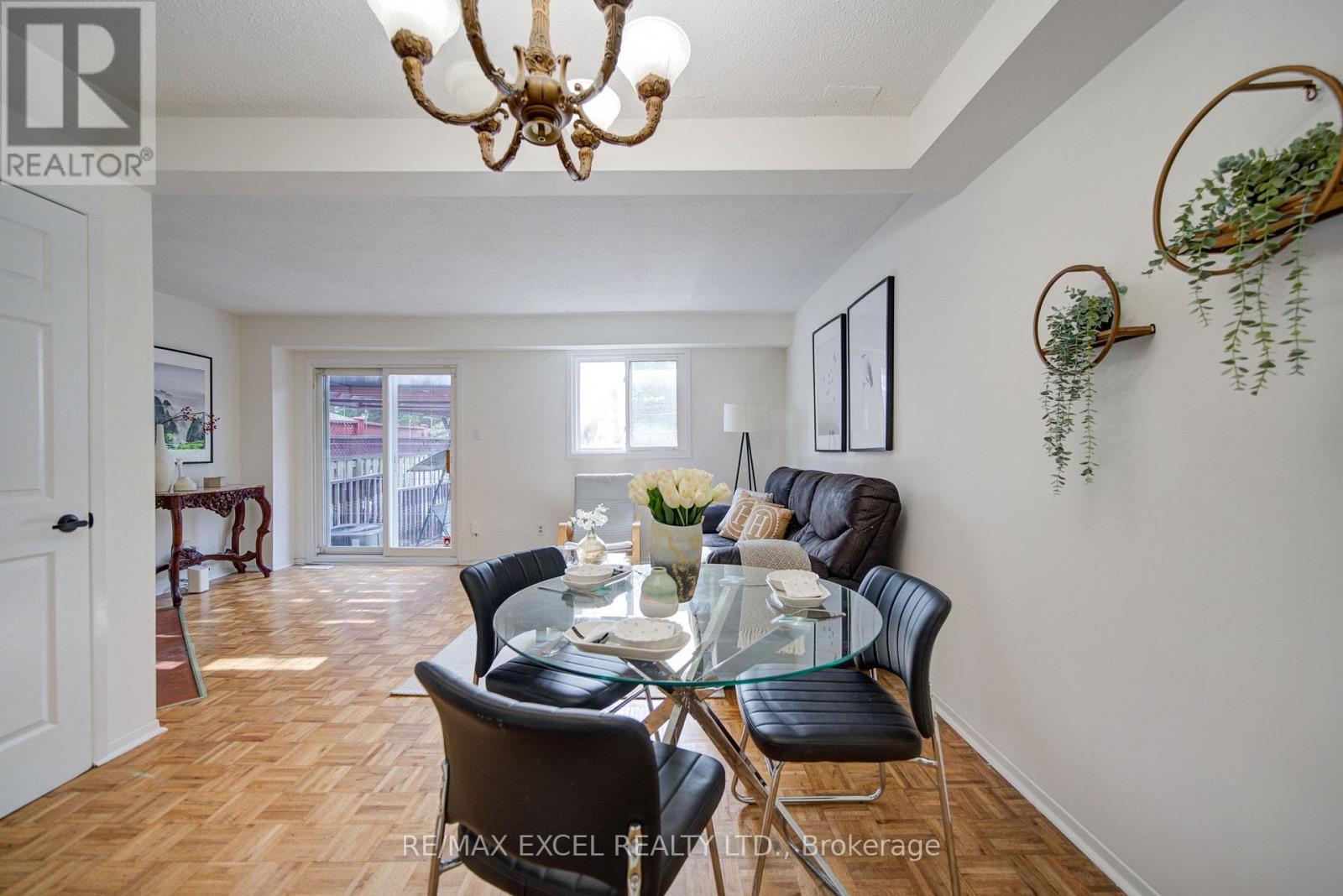 142 Shady Hollow Drive, Toronto, Ontario  M1V 2L8 - Photo 12 - E13718732