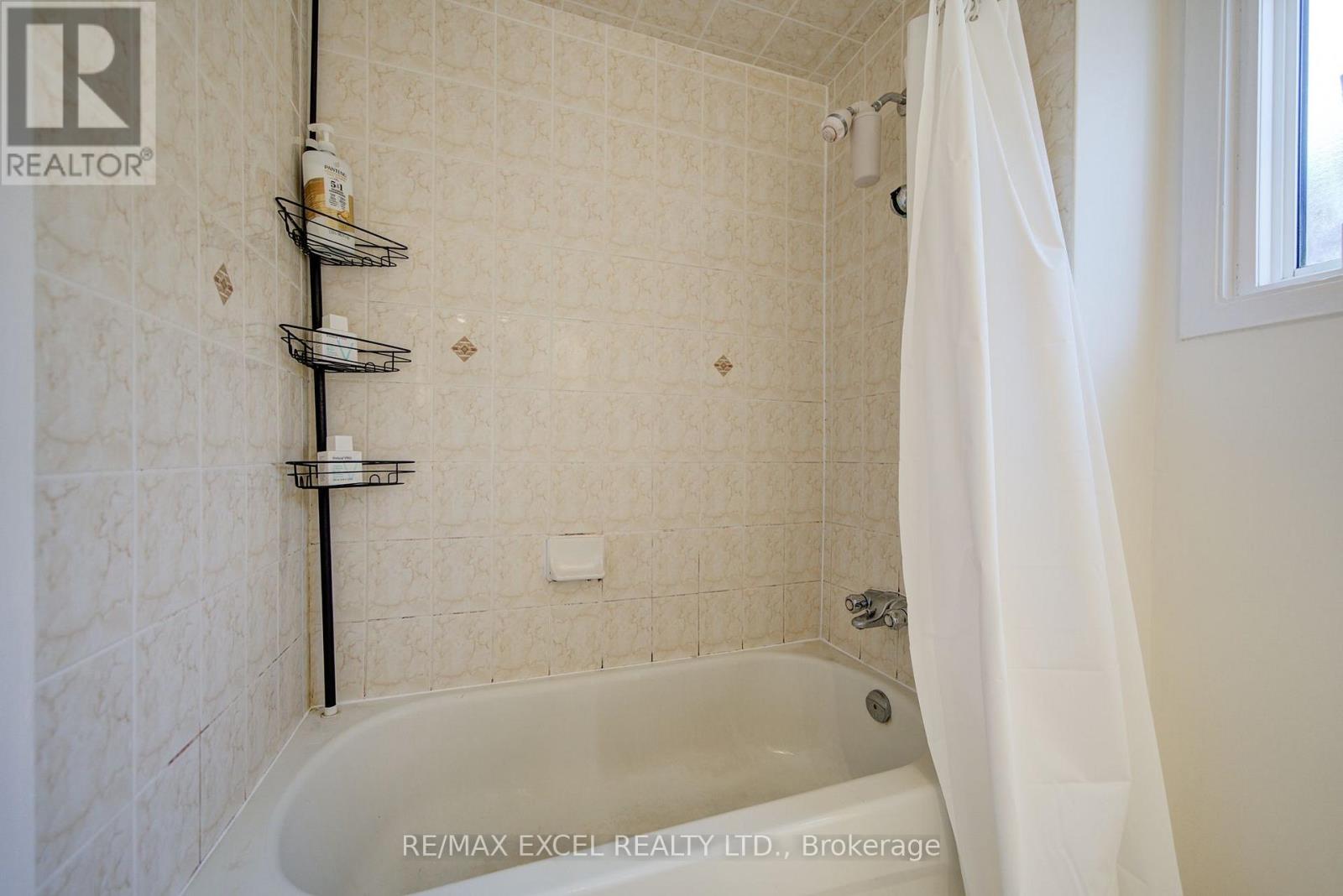 142 Shady Hollow Drive, Toronto, Ontario  M1V 2L8 - Photo 33 - E13718732