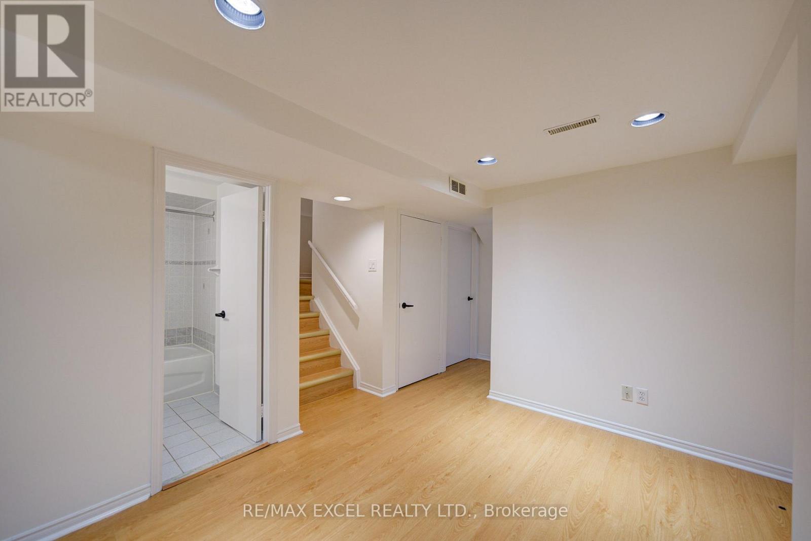 142 Shady Hollow Drive, Toronto, Ontario  M1V 2L8 - Photo 38 - E13718732