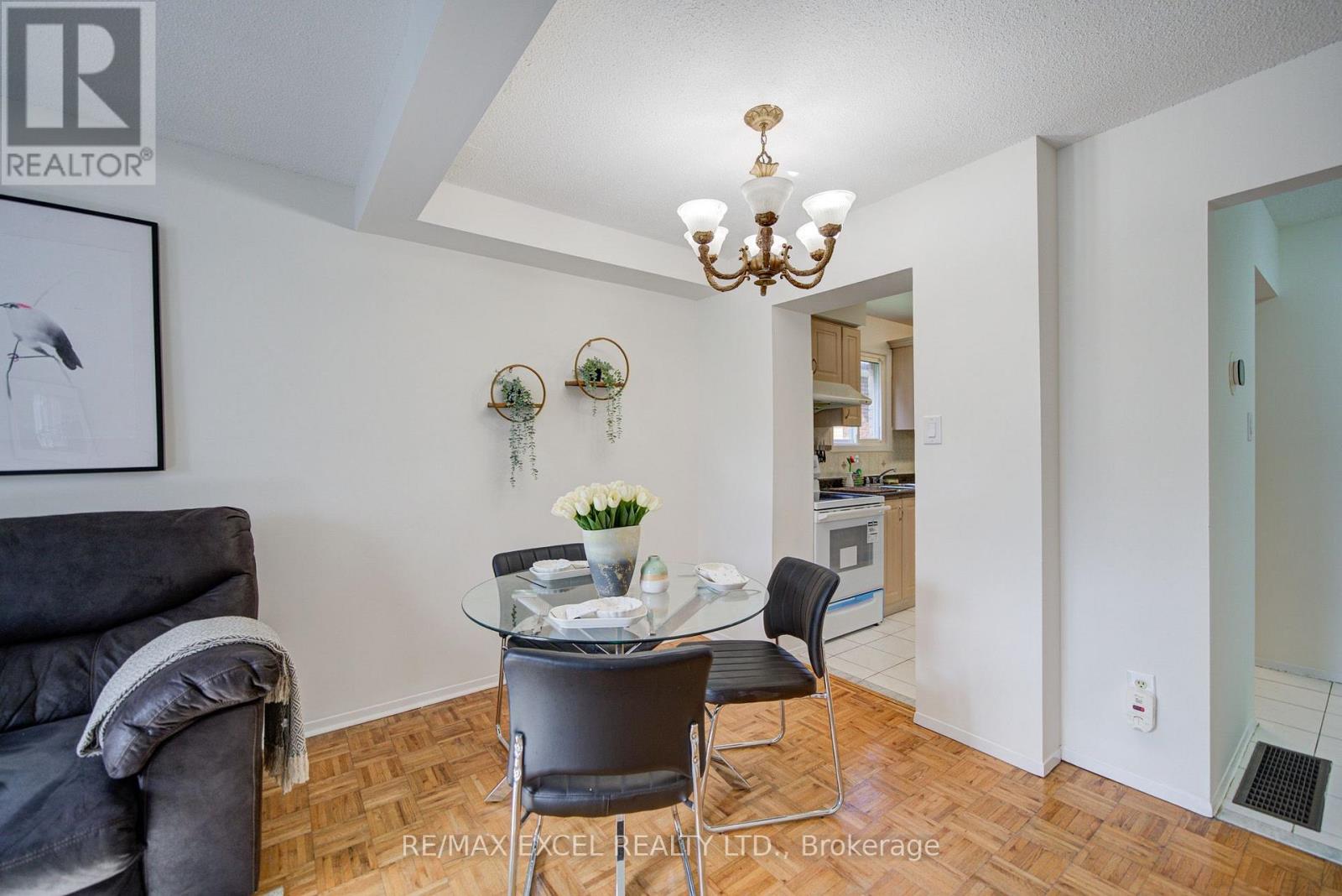 142 Shady Hollow Drive, Toronto, Ontario  M1V 2L8 - Photo 9 - E13718732