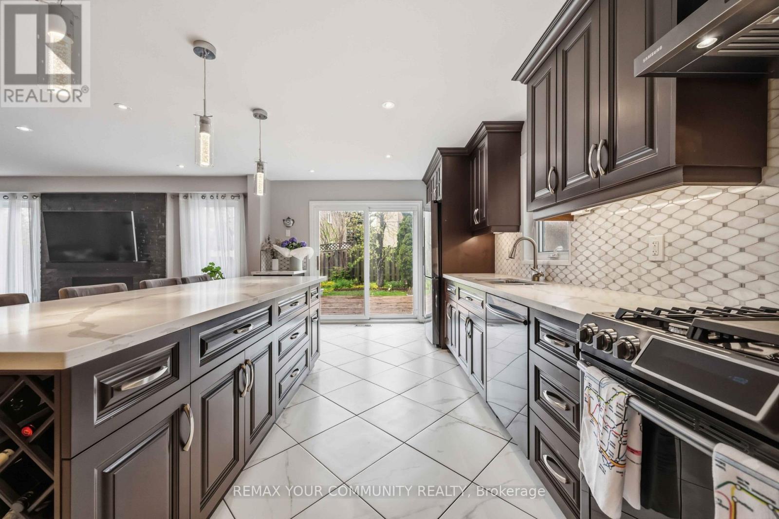 1706 Woodside Lane, Pickering, Ontario  L1V 4W3 - Photo 12 - E13718830