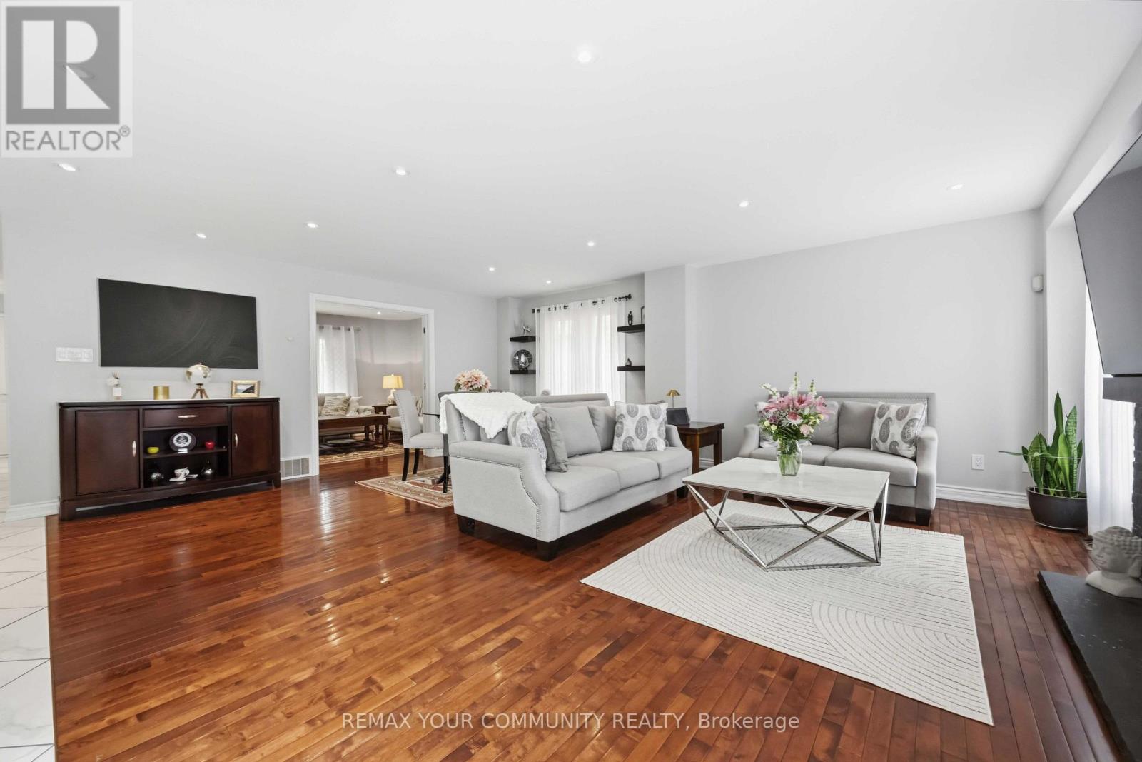 1706 Woodside Lane, Pickering, Ontario  L1V 4W3 - Photo 7 - E13718830