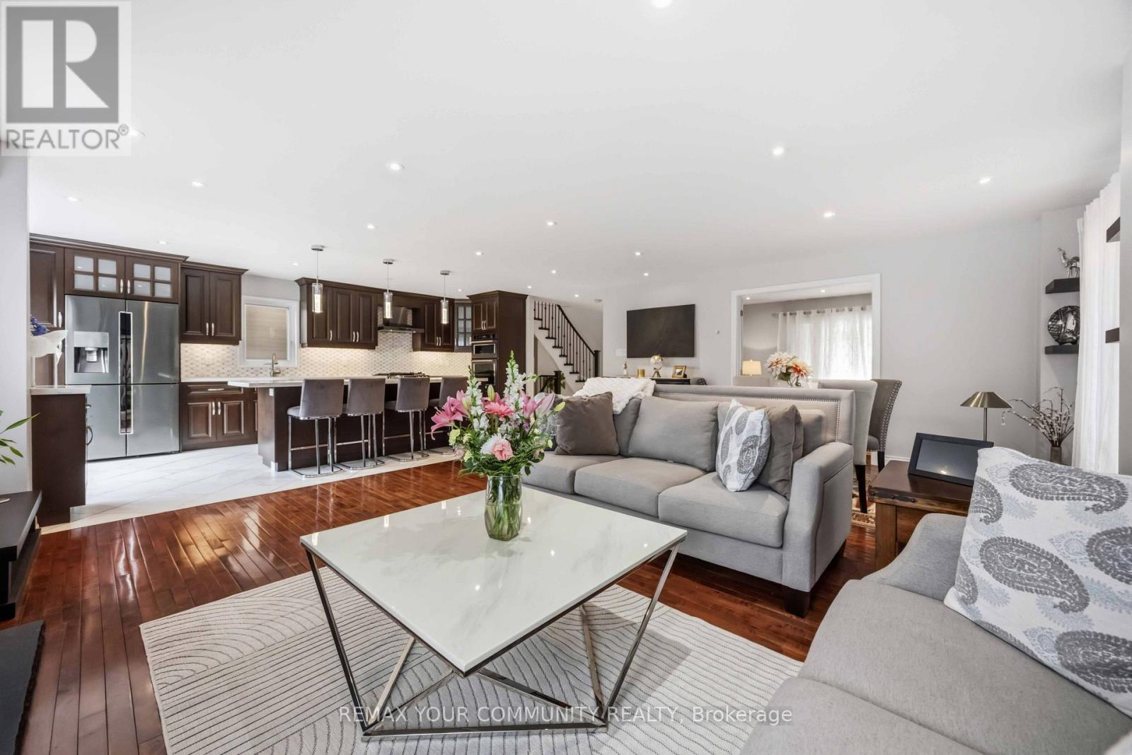 1706 Woodside Lane, Pickering, Ontario  L1V 4W3 - Photo 8 - E13718830