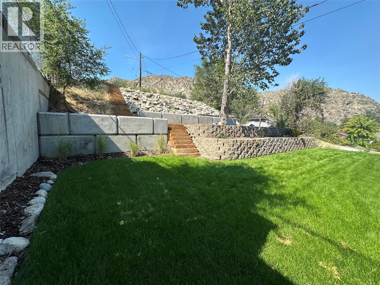 6470 Hollow Street, Oliver, British Columbia  V0H 1T0 - Photo 2 - 10398765