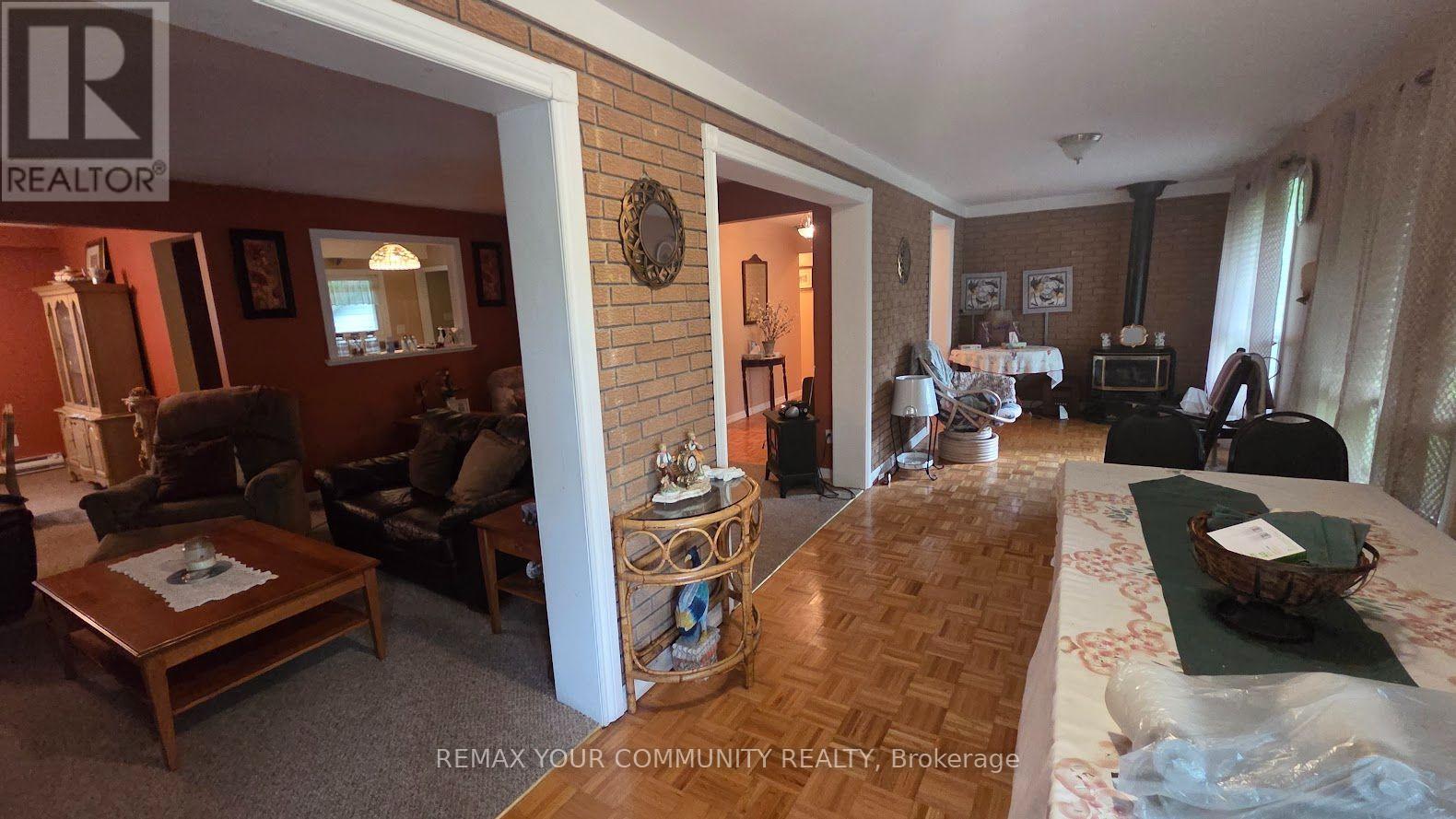 1031 Metro Road, Georgina, Ontario  L4P 3E9 - Photo 10 - N13718808