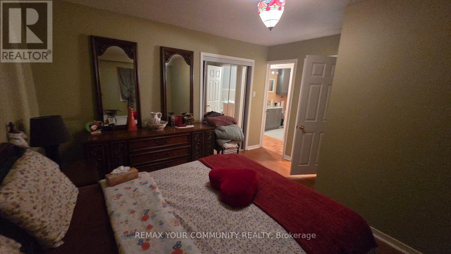 1031 Metro Road, Georgina, Ontario  L4P 3E9 - Photo 16 - N13718808