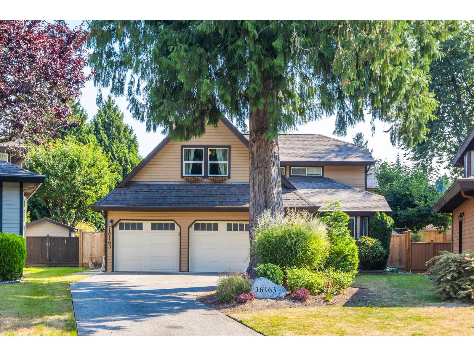 16163 Brookside Grove, Surrey, British Columbia  V4N 1S8 - Photo 3 - R3158106