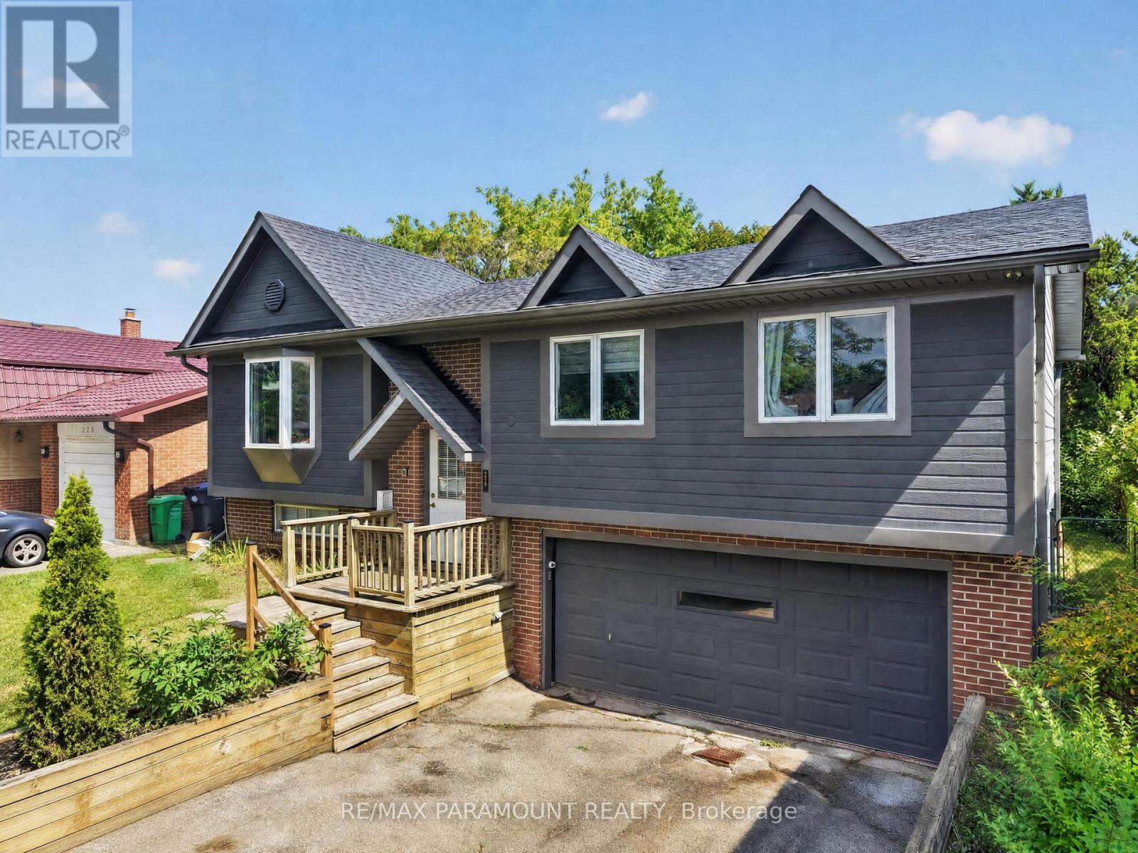 226 Rutherford Road N, Brampton, Ontario  L6V 2X8 - Photo 2 - W13717462