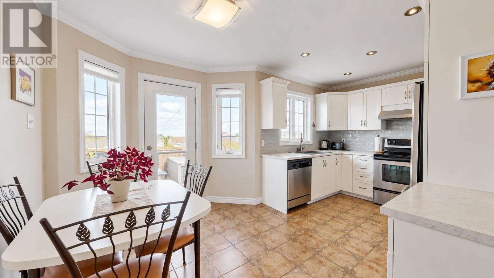 16 Newhook Place, St. John's — photo 9