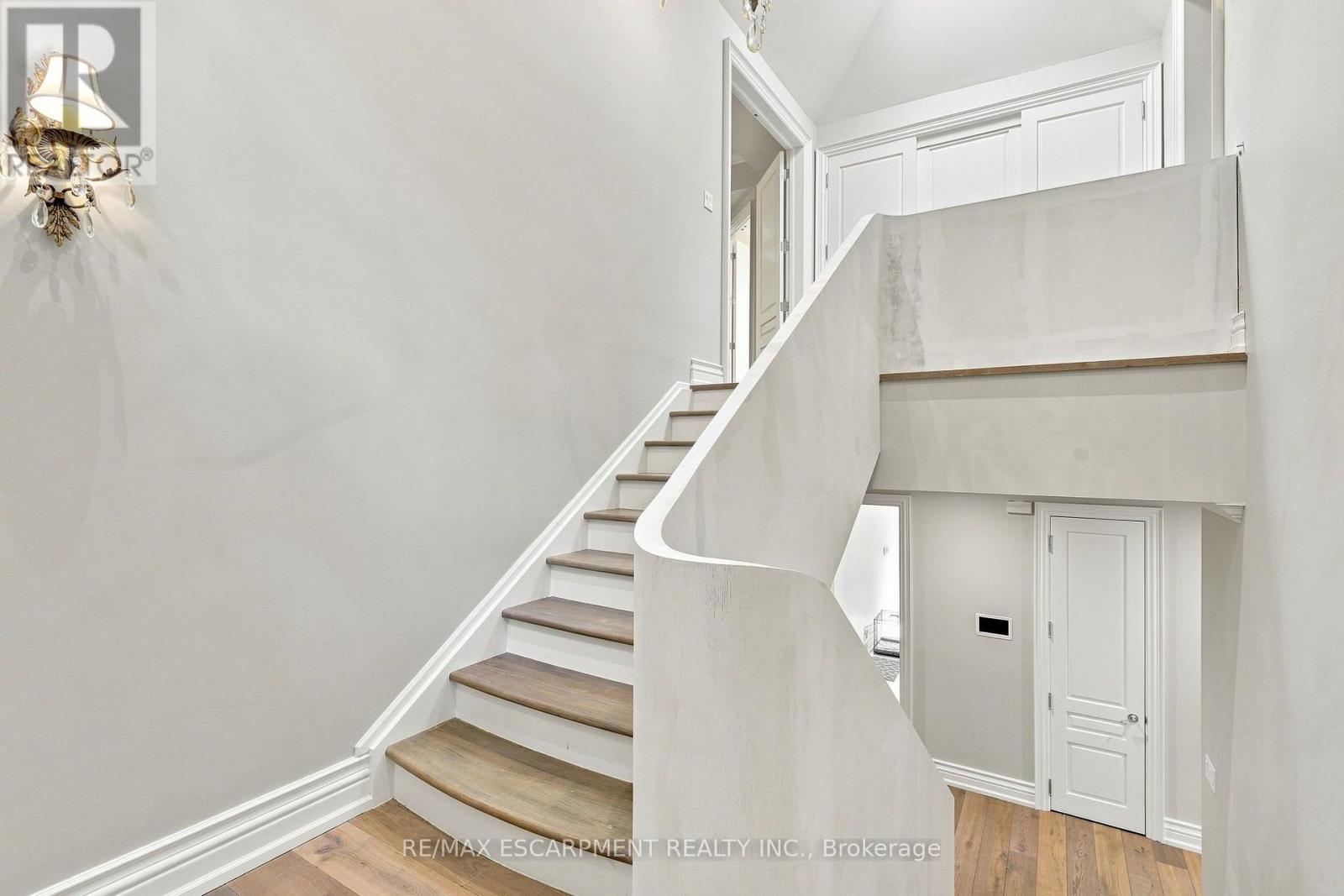 2025 & 2035 Heartwood Court, Mississauga, Ontario  L5C 4P7 - Photo 37 - W13718640