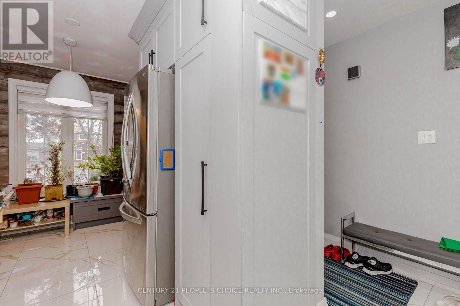 32 Elderwood Place, Brampton, Ontario  L6V 3N3 - Photo 10 - W13718646