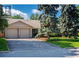 7 TREELINE COURT, Toronto, Ontario