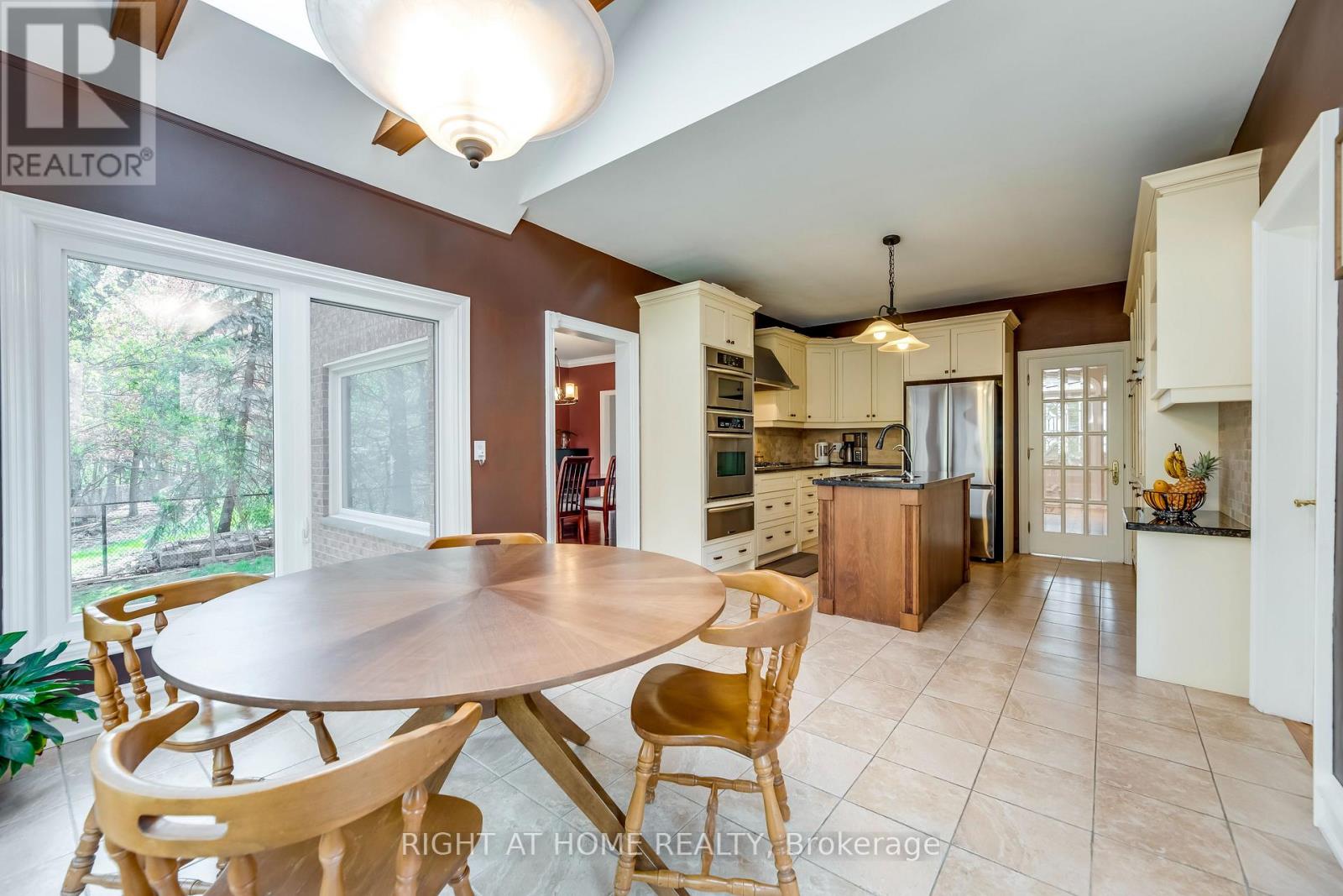 2175 Oneida Court, Mississauga, Ontario  L5C 4G5 - Photo 10 - W13718652