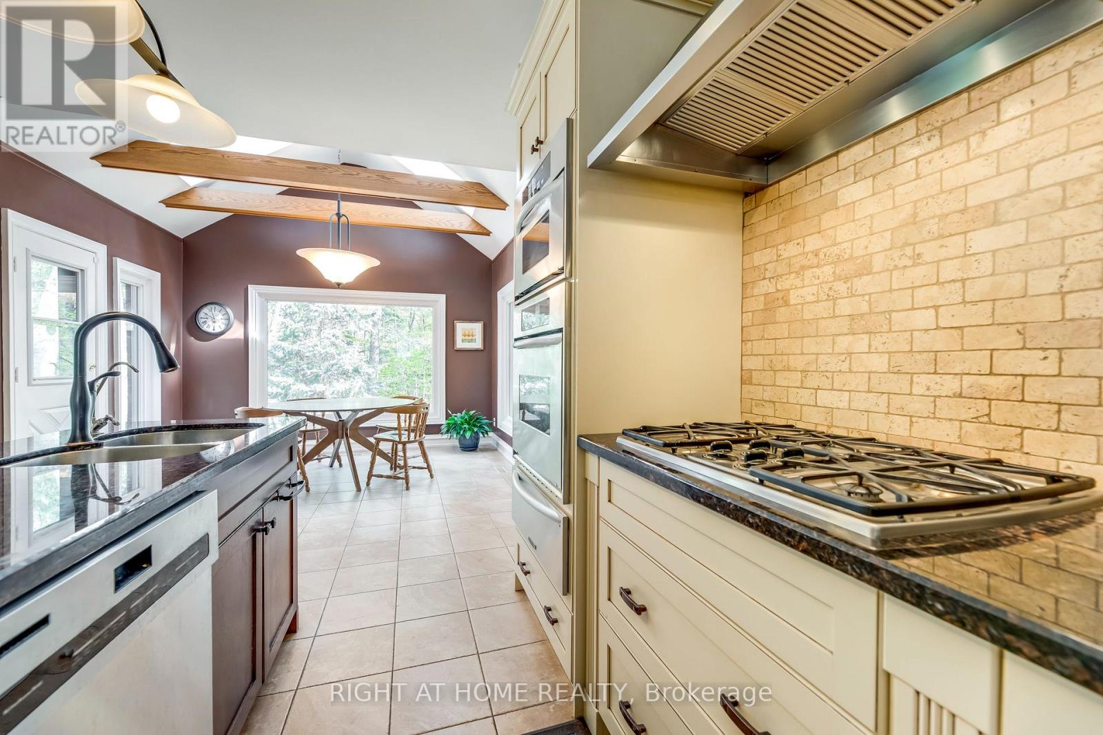 2175 Oneida Court, Mississauga, Ontario  L5C 4G5 - Photo 15 - W13718652
