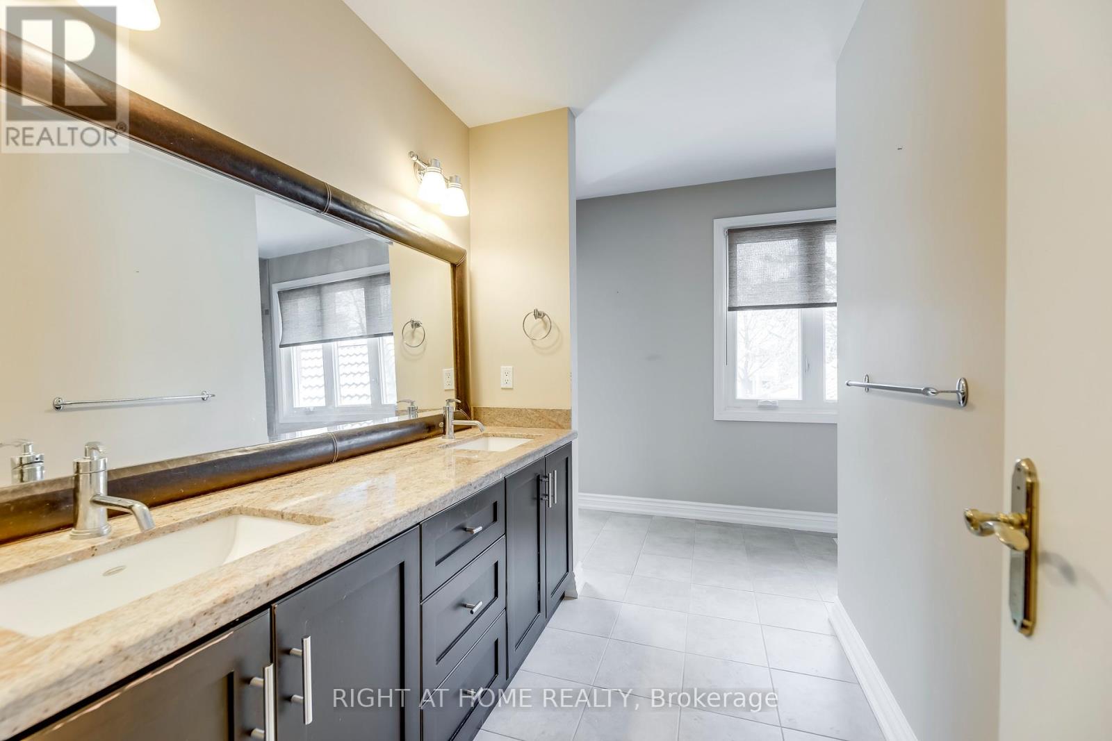 2175 Oneida Court, Mississauga, Ontario  L5C 4G5 - Photo 21 - W13718652