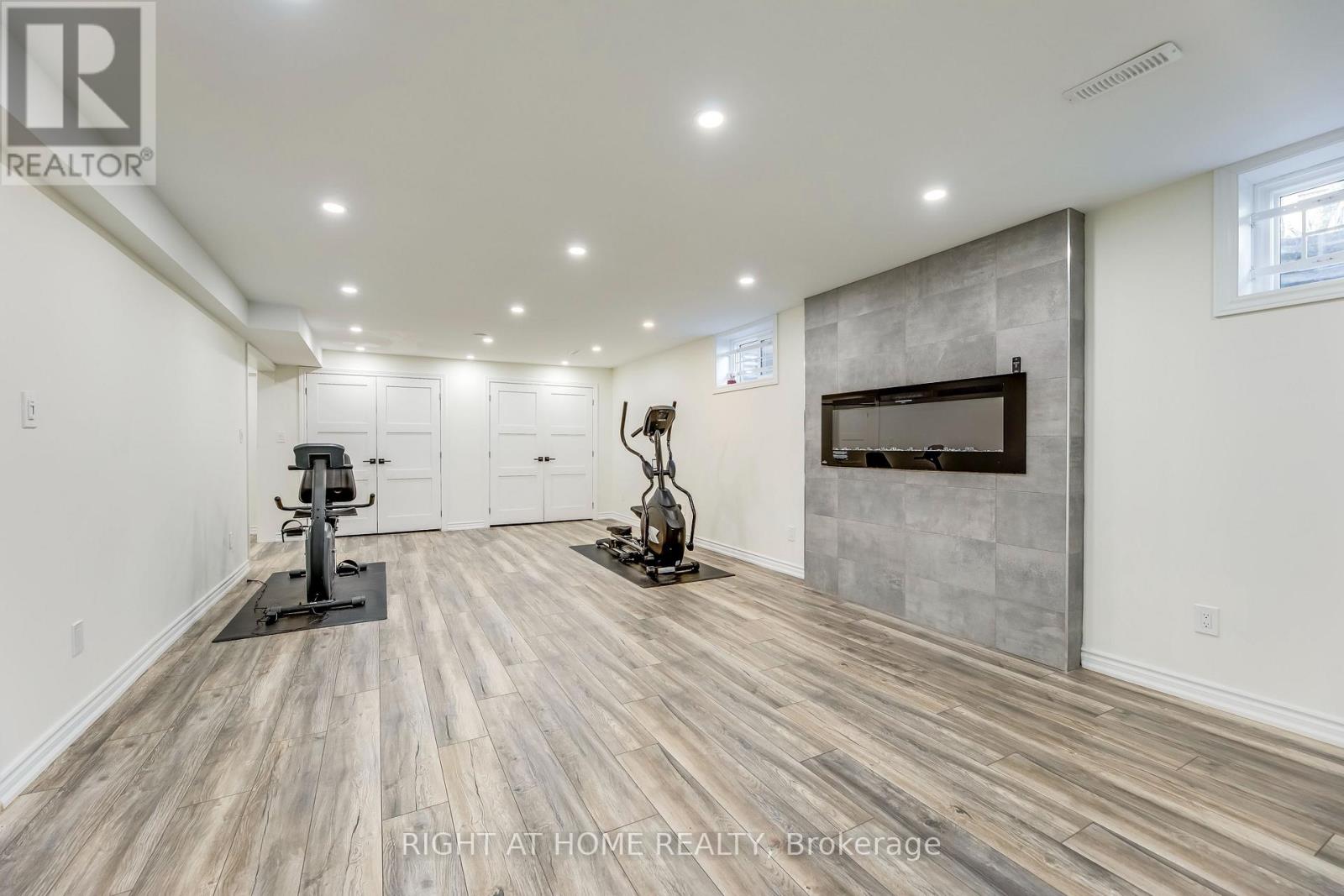 2175 Oneida Court, Mississauga, Ontario  L5C 4G5 - Photo 28 - W13718652