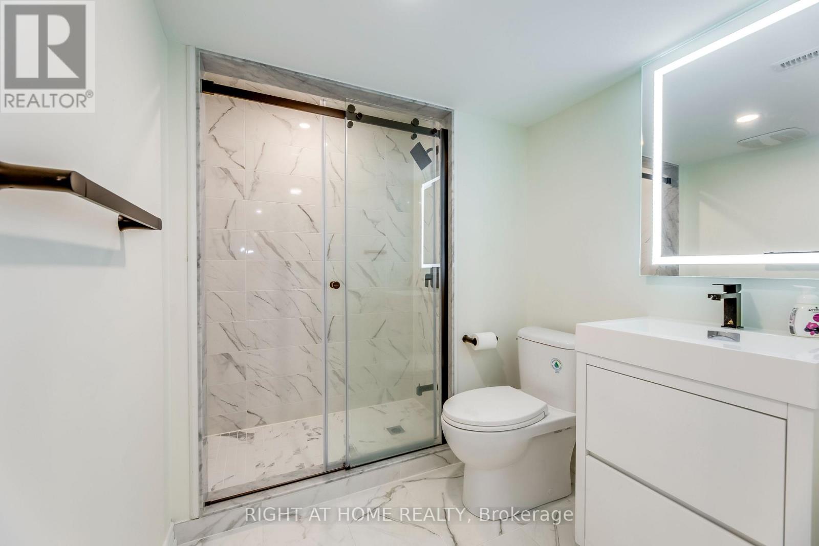 2175 Oneida Court, Mississauga, Ontario  L5C 4G5 - Photo 30 - W13718652