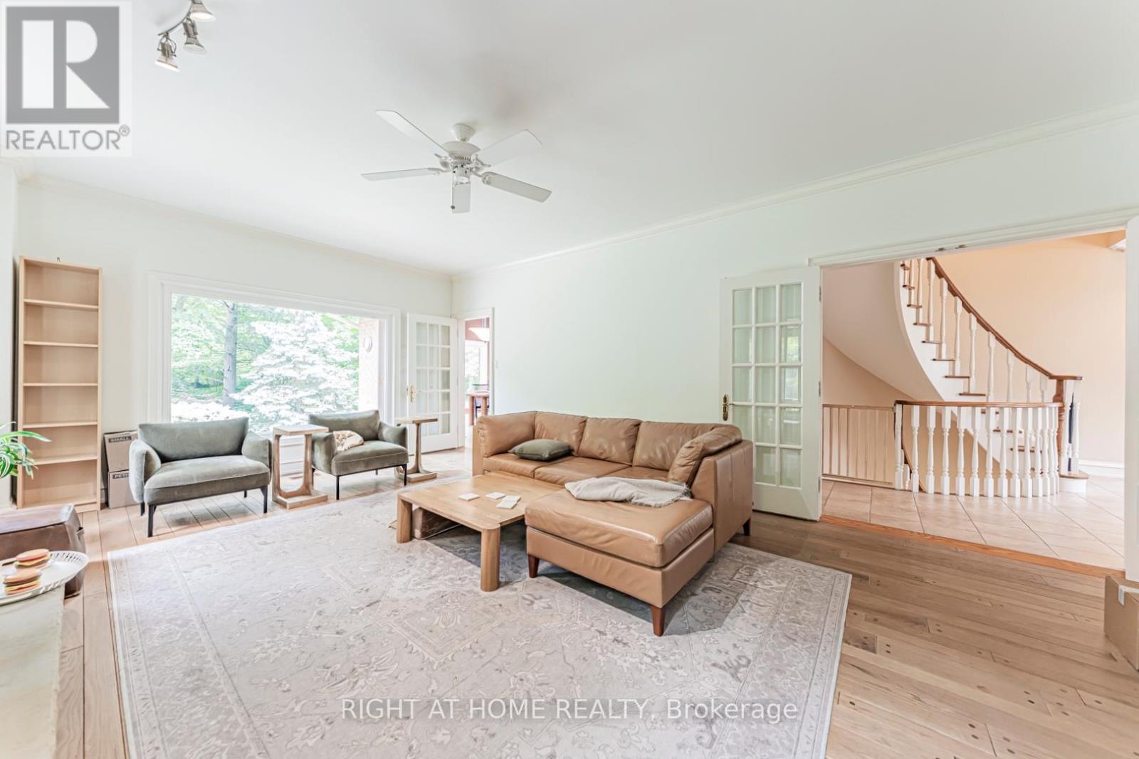 2175 Oneida Court, Mississauga, Ontario  L5C 4G5 - Photo 8 - W13718652