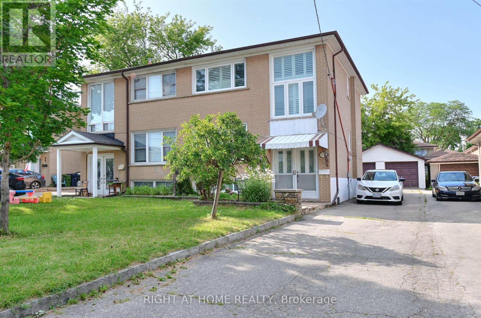 50 CHALKFARM DRIVE, Toronto, Ontario