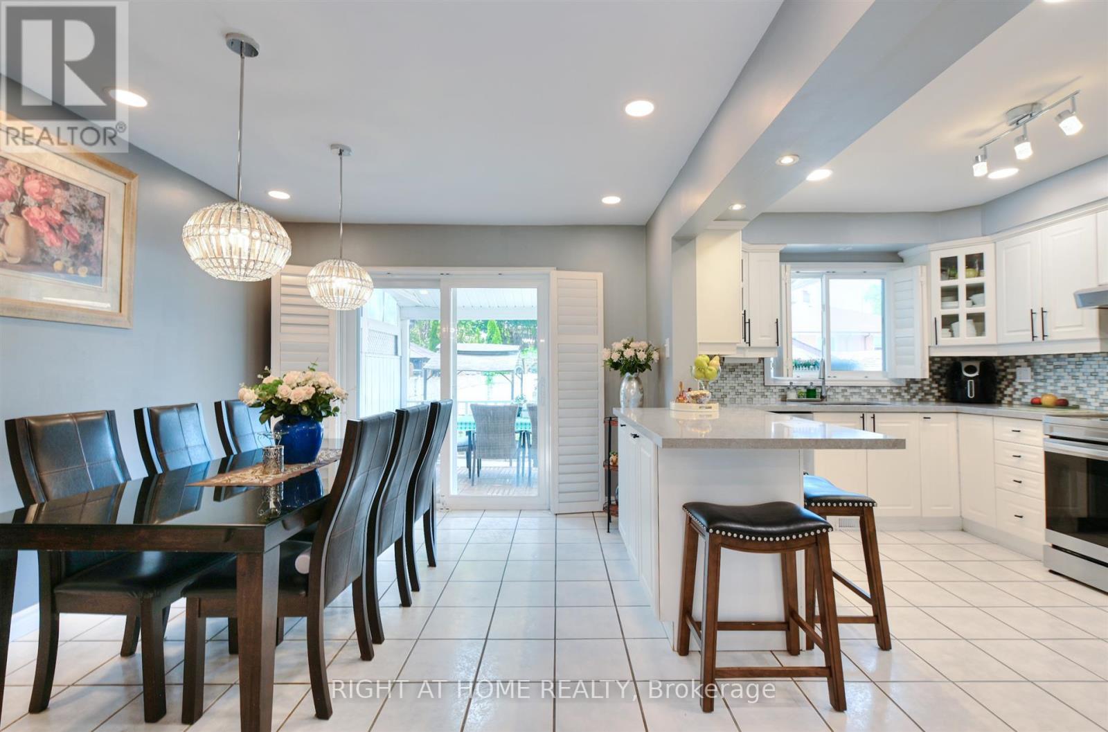 50 Chalkfarm Drive, Toronto, Ontario  M3L 1L2 - Photo 8 - W13718716