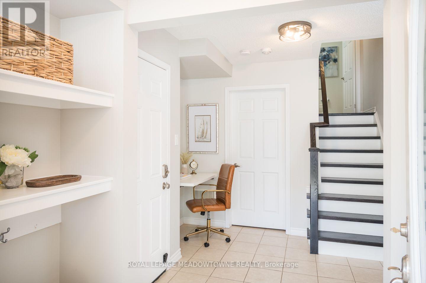 298 Reis Place, Milton, Ontario  L9E 0A9 - Photo 4 - W13718726
