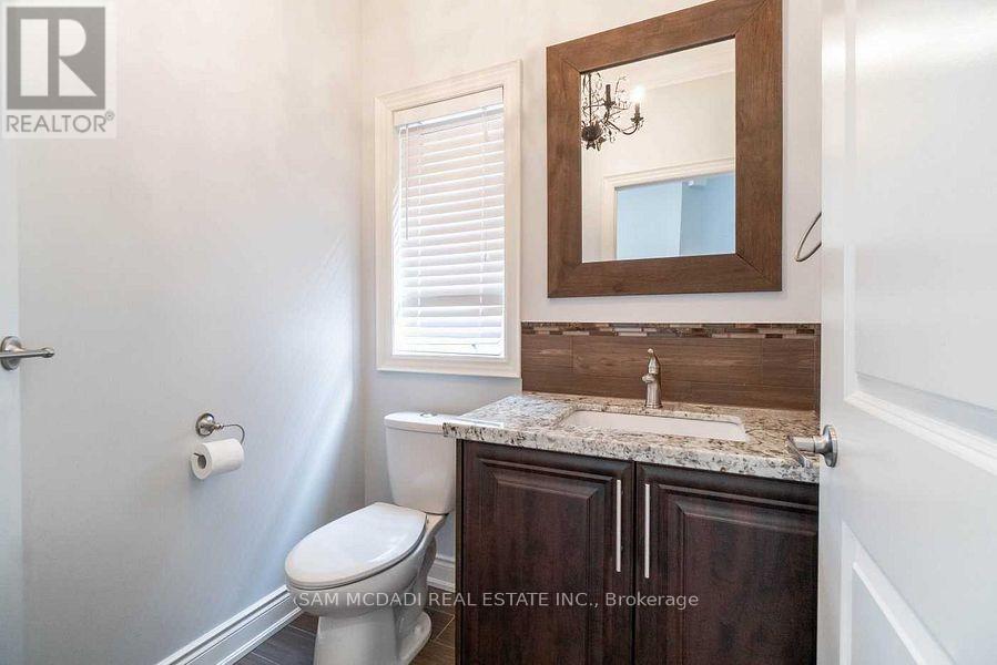 1238 Strathy Avenue, Mississauga, Ontario  L5E 2K6 - Photo 18 - W13718730