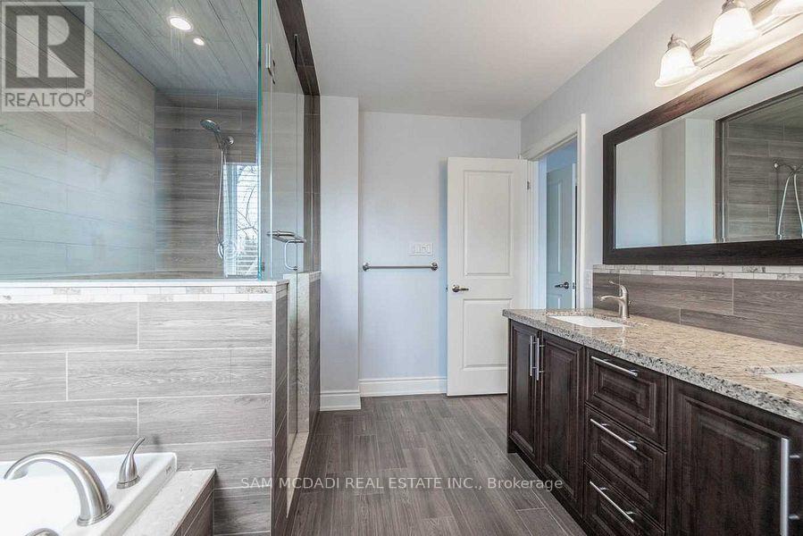 1238 Strathy Avenue, Mississauga, Ontario  L5E 2K6 - Photo 25 - W13718730