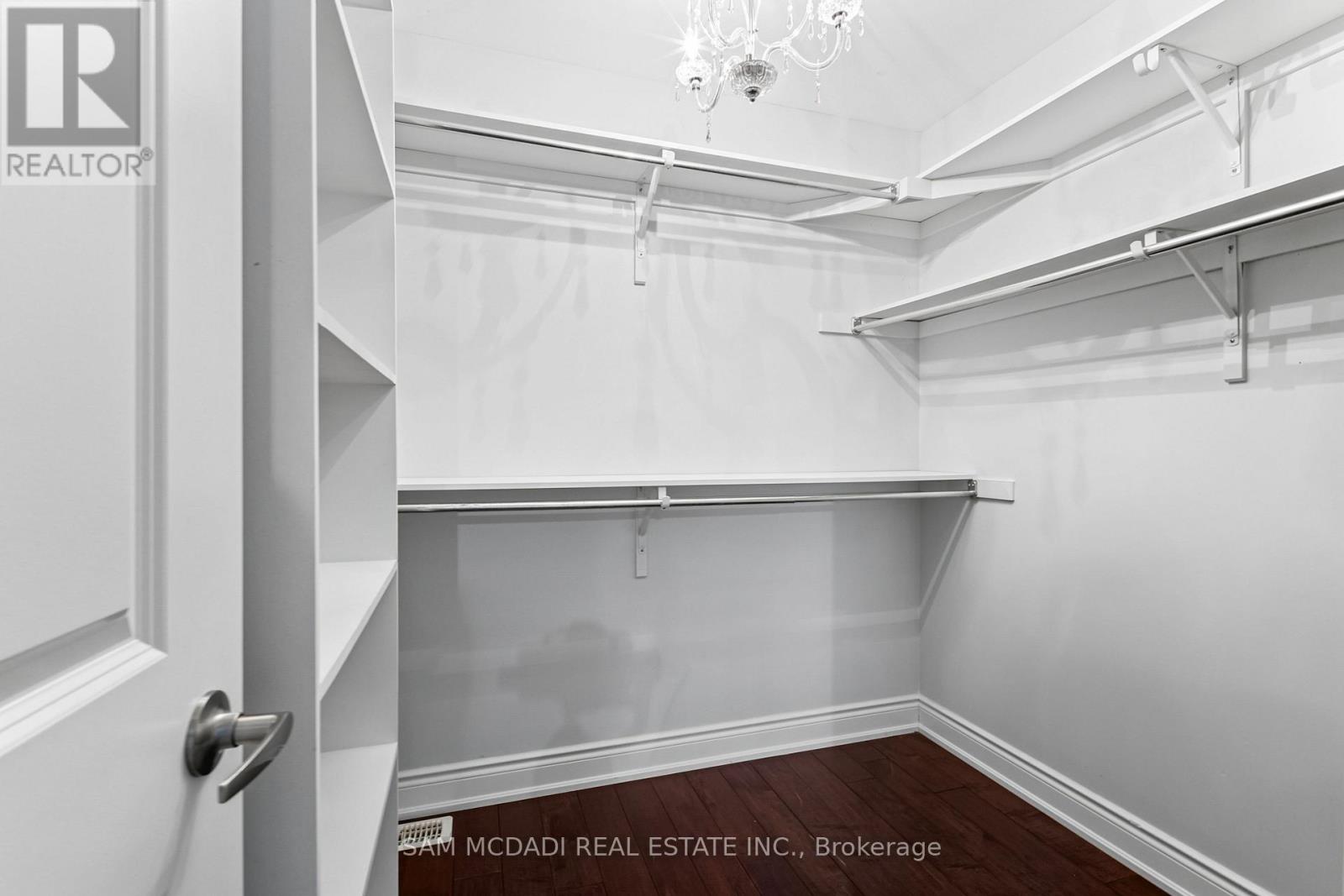 1238 Strathy Avenue, Mississauga, Ontario  L5E 2K6 - Photo 26 - W13718730