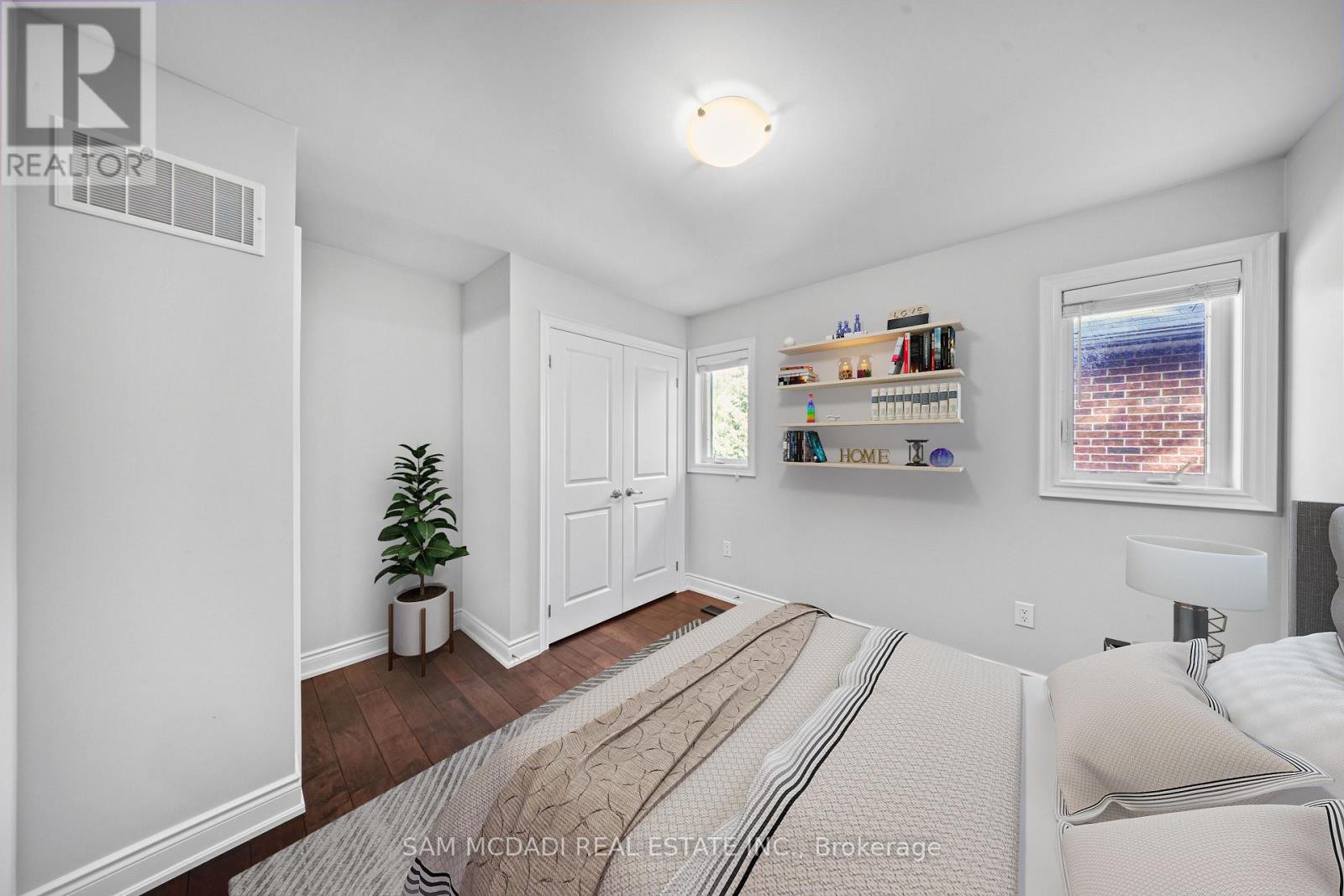 1238 Strathy Avenue, Mississauga, Ontario  L5E 2K6 - Photo 27 - W13718730