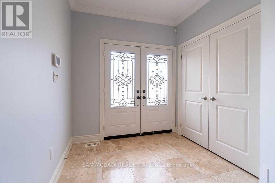 1238 Strathy Avenue, Mississauga, Ontario  L5E 2K6 - Photo 3 - W13718730