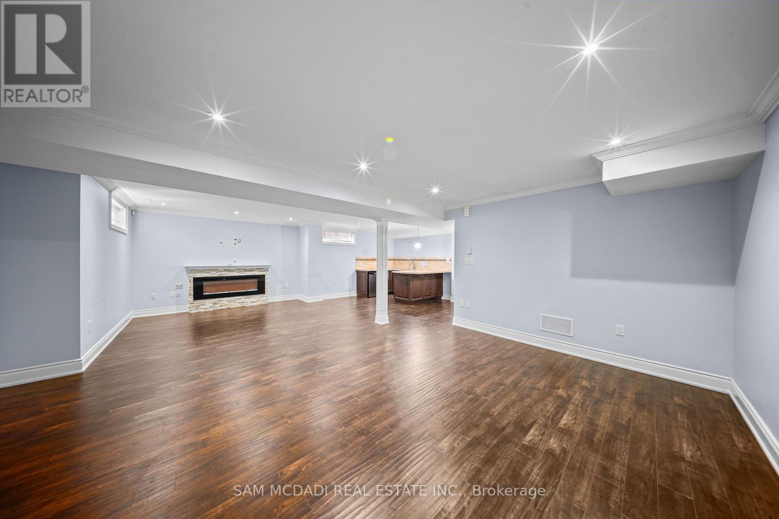 1238 Strathy Avenue, Mississauga, Ontario  L5E 2K6 - Photo 38 - W13718730