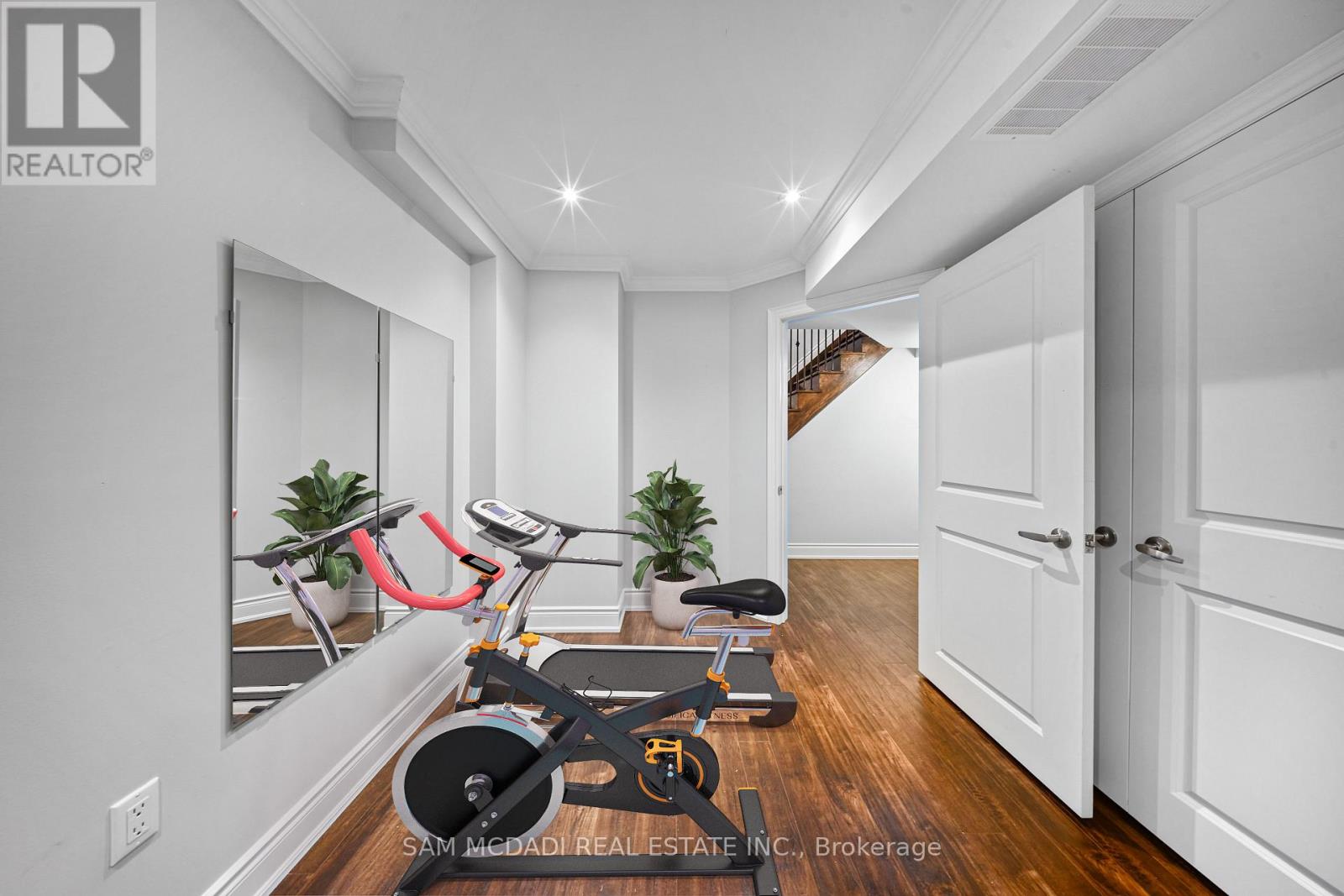 1238 Strathy Avenue, Mississauga, Ontario  L5E 2K6 - Photo 41 - W13718730