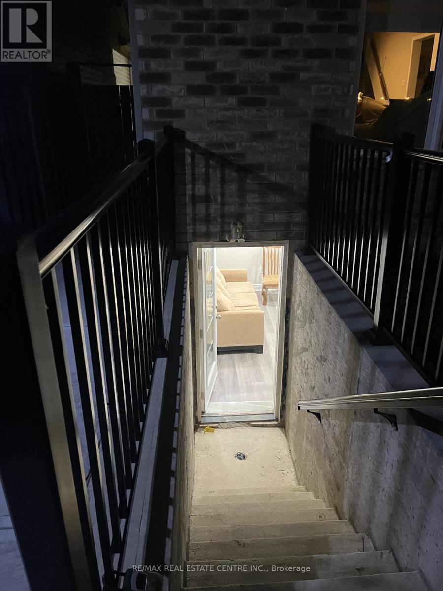 Basement - 1050 Farmstead Drive, Milton, Ontario  L9T 8G5 - Photo 3 - W13718742