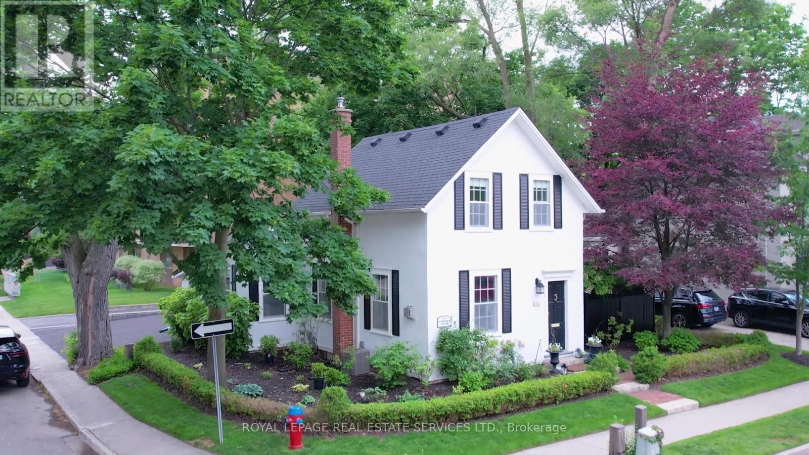 124 CHISHOLM STREET, Oakville, Ontario