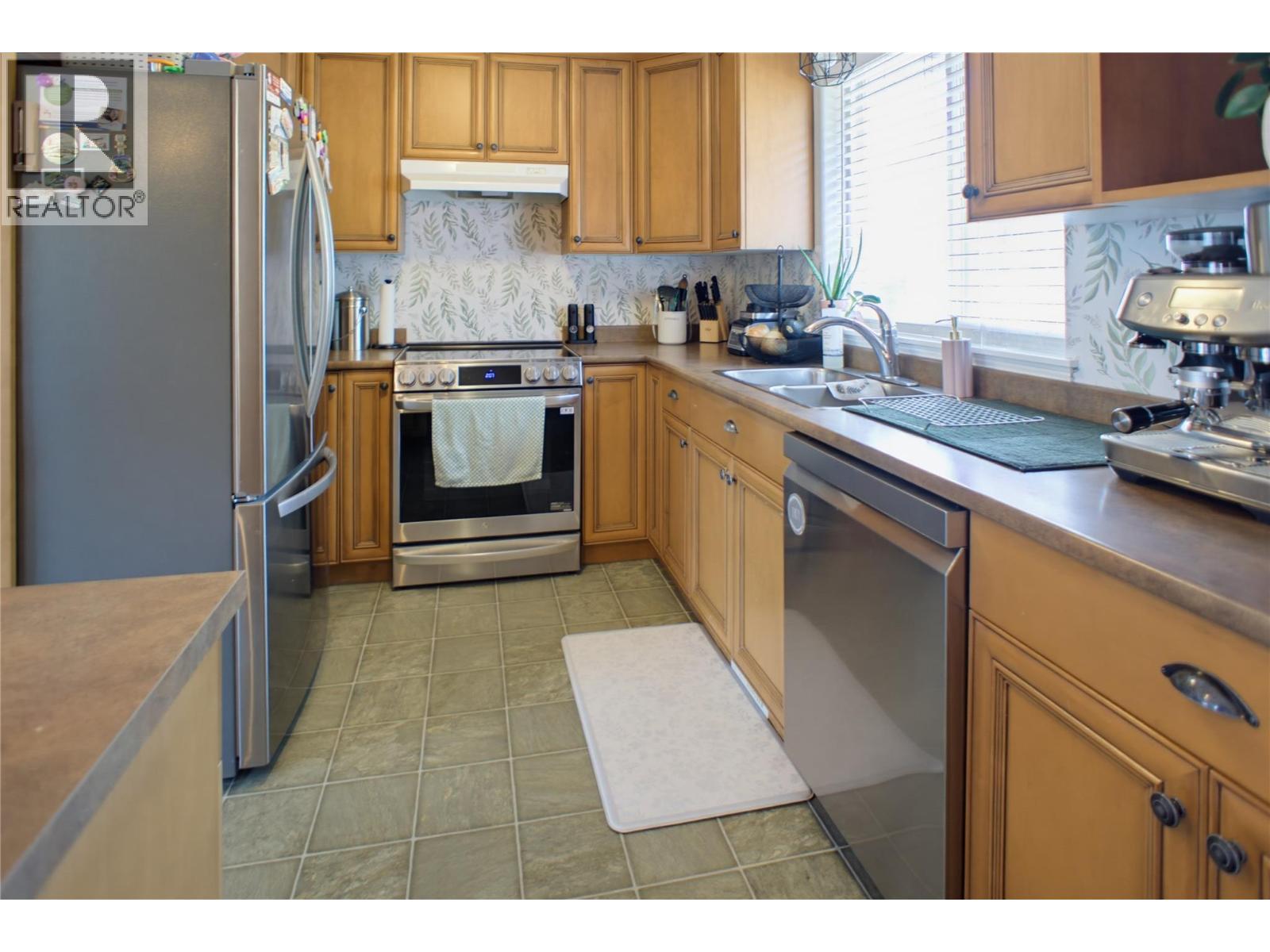 1149 Raven Drive, Kamloops, British Columbia  V2B 8P4 - Photo 2 - 10398382