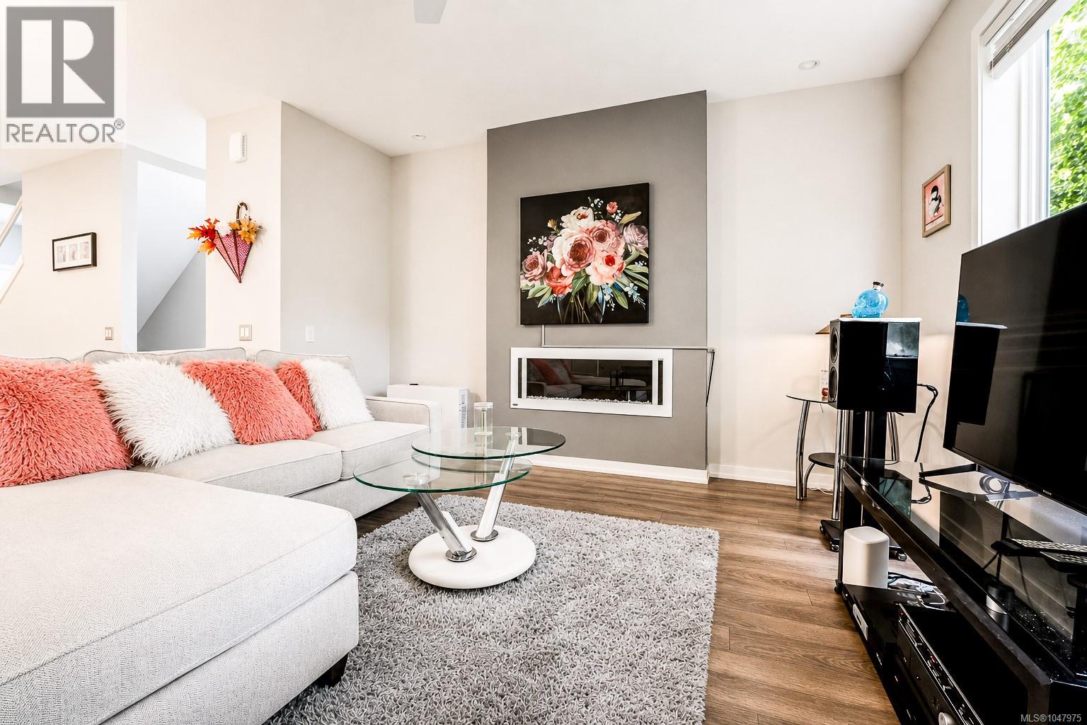 112 694 Hoylake Ave, Langford, British Columbia V9B 3P7 - Photo 2 - 1047975