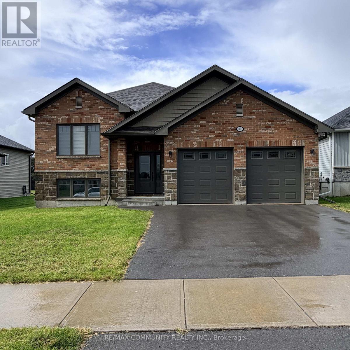 10 REDWOOD DRIVE, Belleville, Ontario