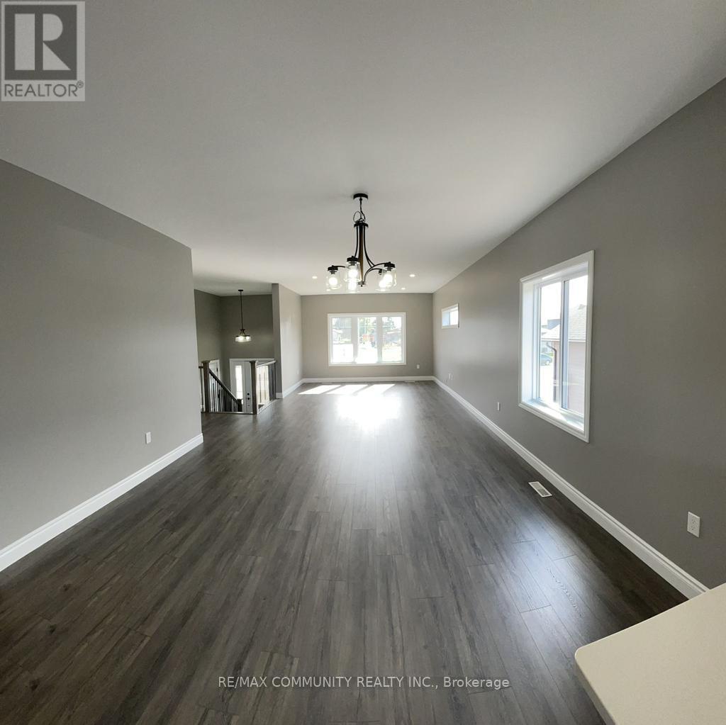 10 REDWOOD DRIVE