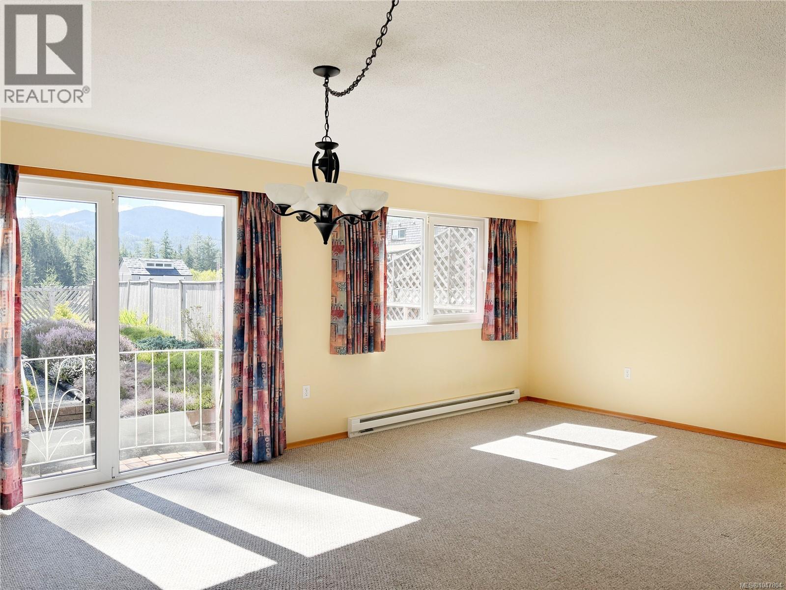 504 Maquinna Cres, Gold River, British Columbia  V0P 1G0 - Photo 5 - 1047804