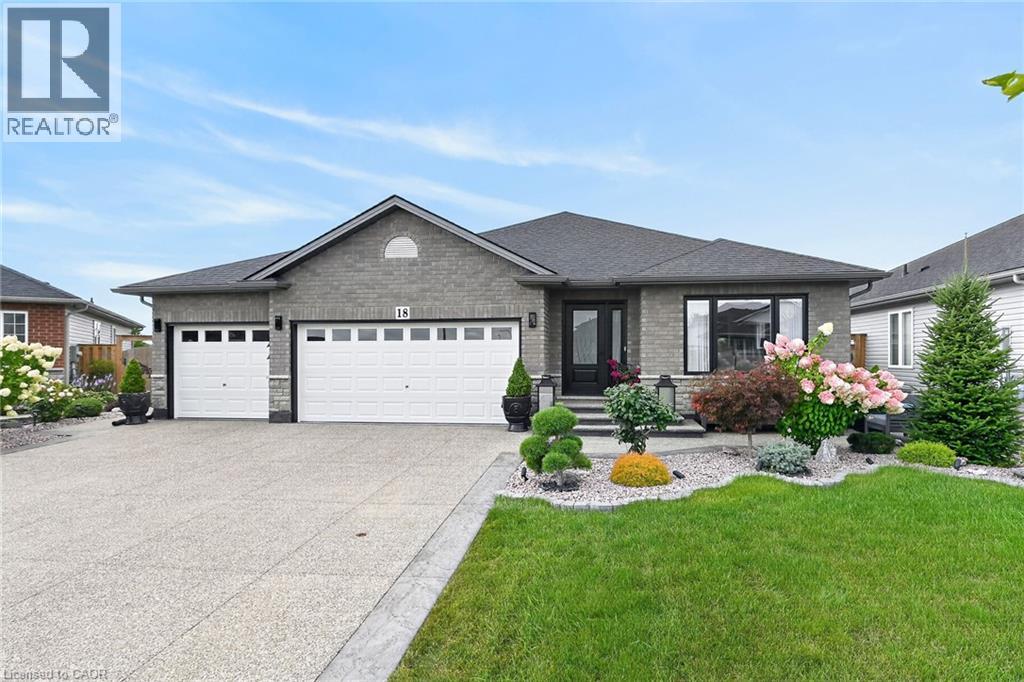 18 Linda Crescent — photo 1