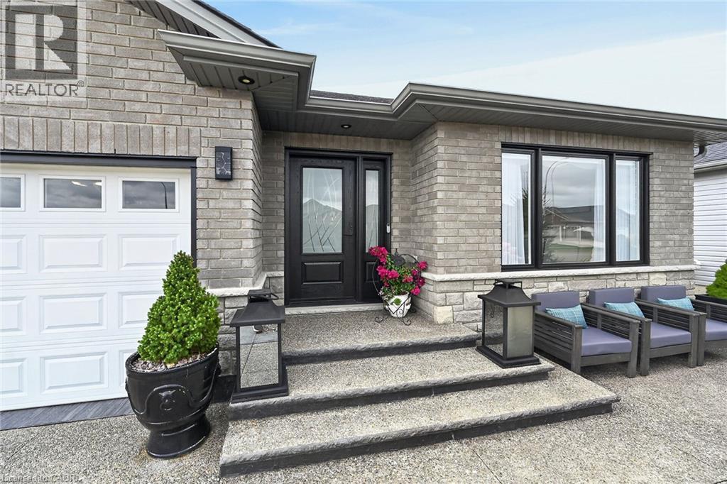 18 Linda Crescent, Hagersville, Ontario  N0A 1H0 - Photo 4 - 40858483