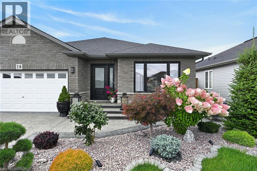 18 Linda Crescent — photo 3