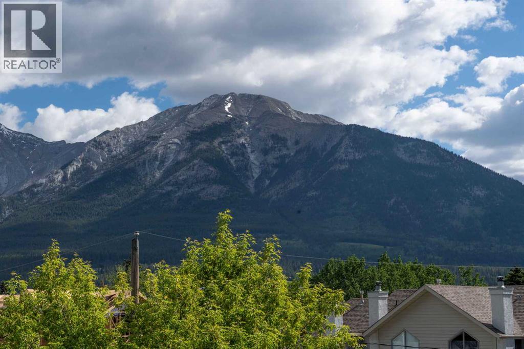 905a Bridge Road, Canmore, Alberta  T1W 2E5 - Photo 12 - A2325581