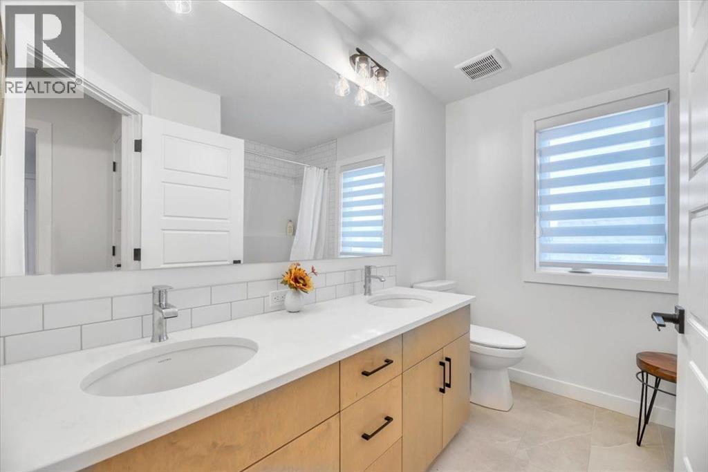 77 Versant Point SW, Calgary, Alberta  T2Z 0Z5 - Photo 33 - A2333907