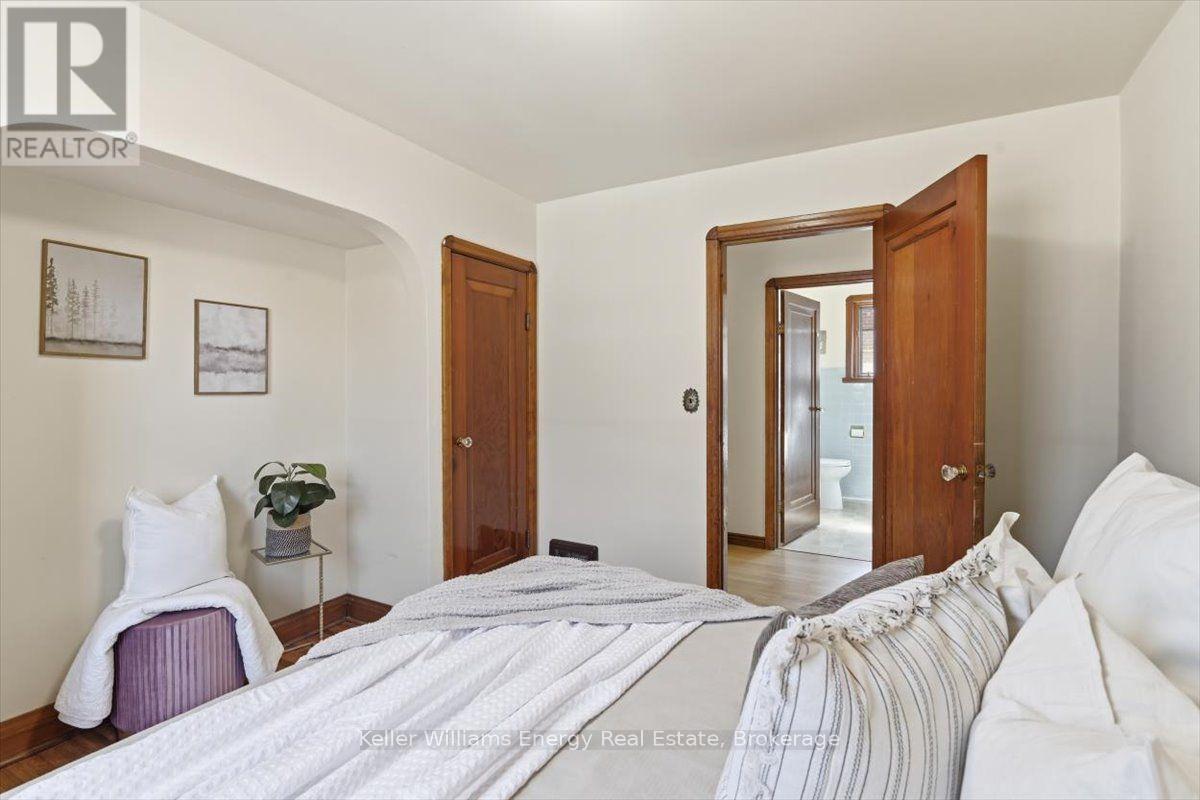 216 College Avenue, Oshawa, Ontario  L1J 1R7 - Photo 17 - E13718956