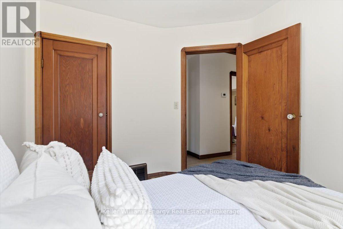 216 College Avenue, Oshawa, Ontario  L1J 1R7 - Photo 19 - E13718956